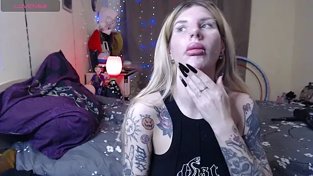BLACKPeonyy – Kamerová šou