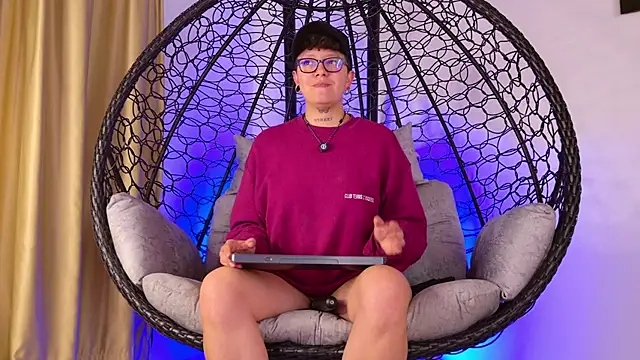 alex_noa – Naživo chatovacia miestnosť