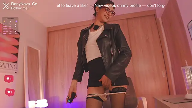 DanyNova_Co Live chatroom