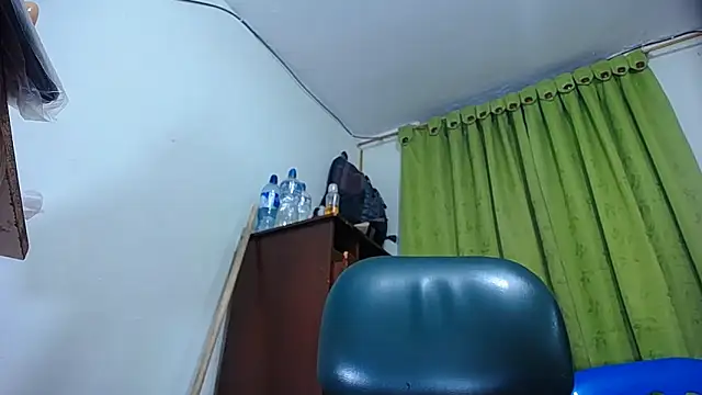 hairy_pussywet Live Chatraum