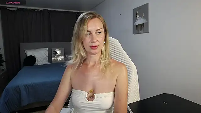 Vanessa_Nowak – Naživo XXX chat