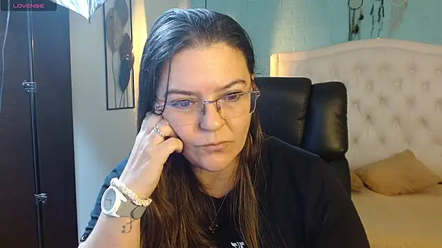 חדר צ'אט בשידור חי של MsJossie