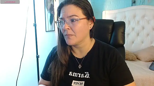 MsJossie's Live Chat Room