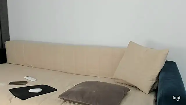 AmelinaLove Adlı Modelin Canlı Sohbet Odası