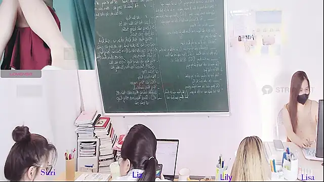 _Math_ Adlı Modelin Canlı Sohbet Odası