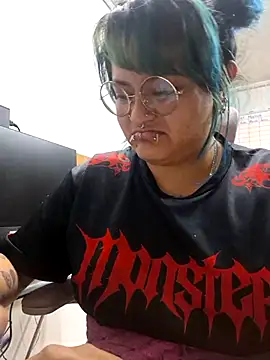 lucky-leah's Live Chat Room