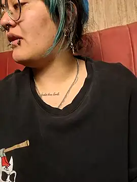 lucky-leah's Live Chat Room