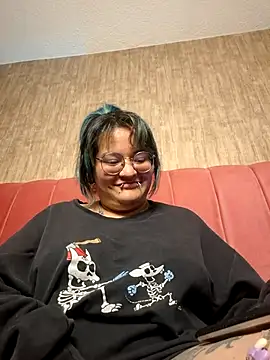 lucky-leah – Naživo chatovacia miestnosť