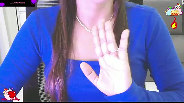 Layla_Ahh Adlı Modelin Canlı Sohbet Odası