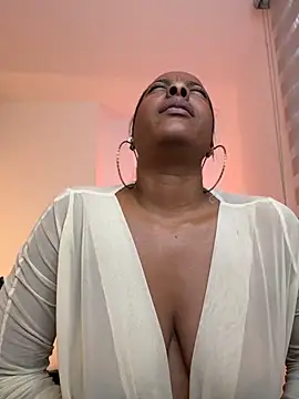 חדר צ'אט בשידור חי של evangeline_ch