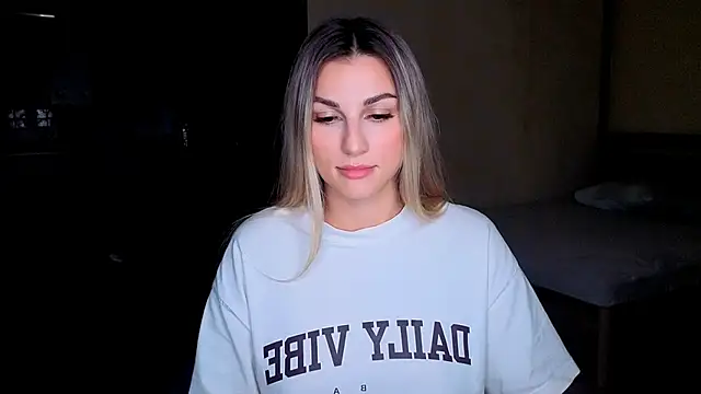 sunsetwithavaa élő chatszobája