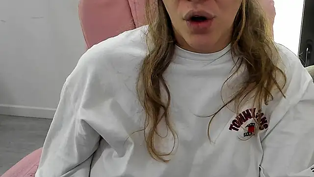 Dyana_Kaylinn Adlı Modelin Canlı Sohbet Odası