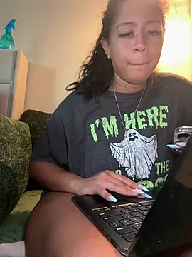 AshleyLoveee's Live Chat Room