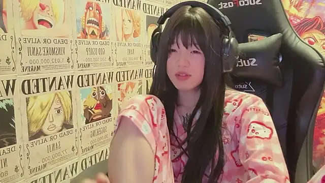 חדר צ'אט בשידור חי של SNAKEgirlQAQ