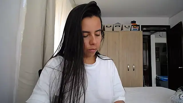 Mariam_Gomezxxx Adlı Modelin Canlı Sohbet Odası