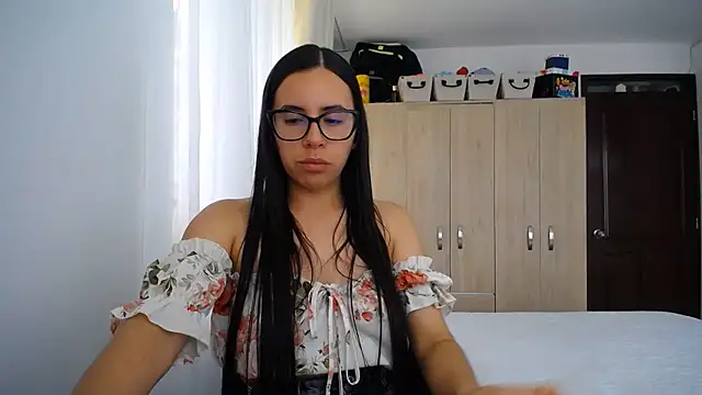 Mariam_Gomezxxx – Naživo chatovacia miestnosť