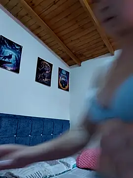 Živá chatovací místnost Iris_love18
