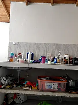 Iris_love18's Live Chat Room