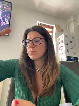 NadiraNoorn Live chat-huone