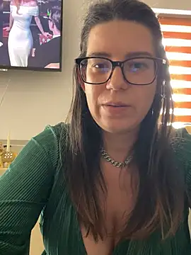 Živá chatovací místnost NadiraNoor
