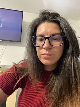 NadiraNoor чат на живо