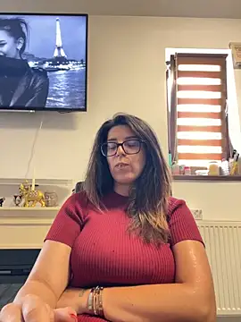 NadiraNoor's Live Chat Room