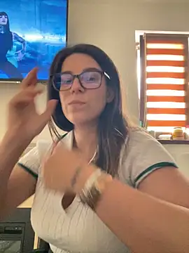 NadiraNoor Adlı Modelin Canlı Sohbet Odası