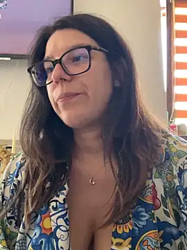 NadiraNoor Live Chatraum