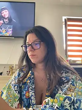 NadiraNoor's Live Chat Room
