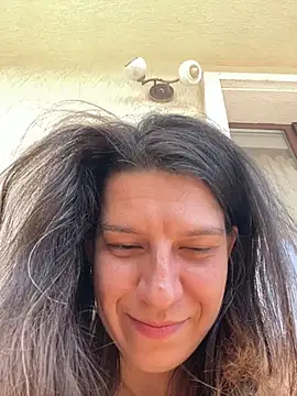 NadiraNoor Adlı Modelin Canlı Sohbet Odası