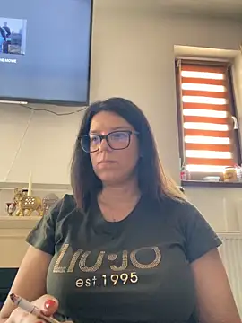 Sala de chat ao vivo de NadiraNoor