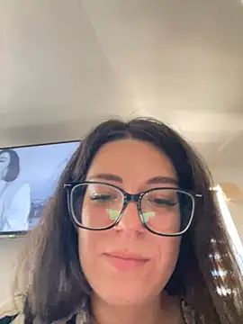 NadiraNoor Adlı Modelin Canlı Sohbet Odası