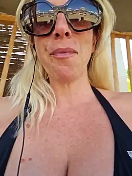 Ina_Your_Queen – Naživo chatovacia miestnosť