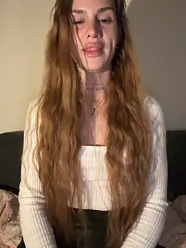 EmiliaCatalina live-chat rom