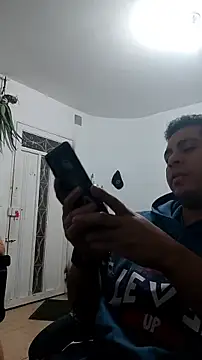 Yenoxxx élő chatszobája