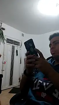 Yenoxxx élő chatszobája