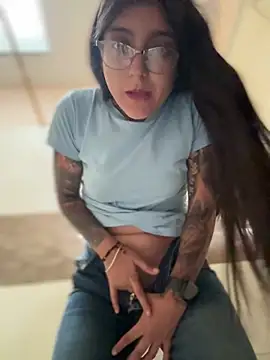 PamelaFtMia 现场聊天室