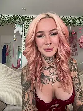 Stella-Kink Adlı Modelin Canlı Sohbet Odası