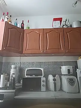חדר צ'אט בשידור חי של Laura_Ati