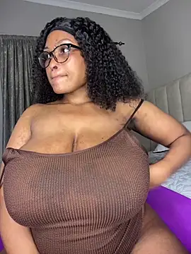 Bustygoddess32 – Naživo XXX chat