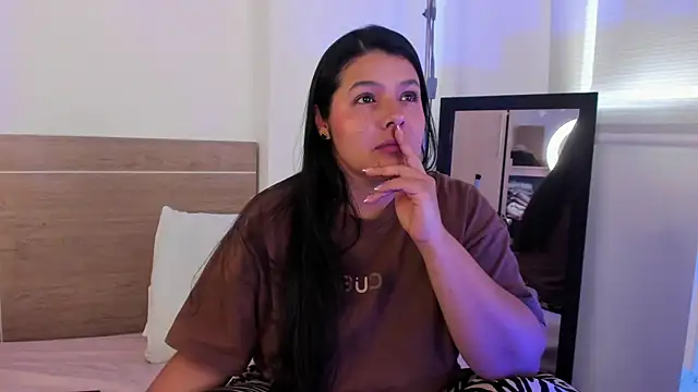 Chat soba uživo modela miaa_daniels