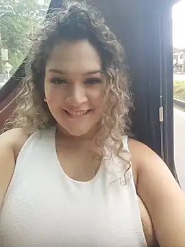 Pokój czatu na żywo – Sara_smiiith211