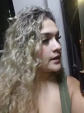 غرفة دردشة Sara_smiiith211 المباشرة