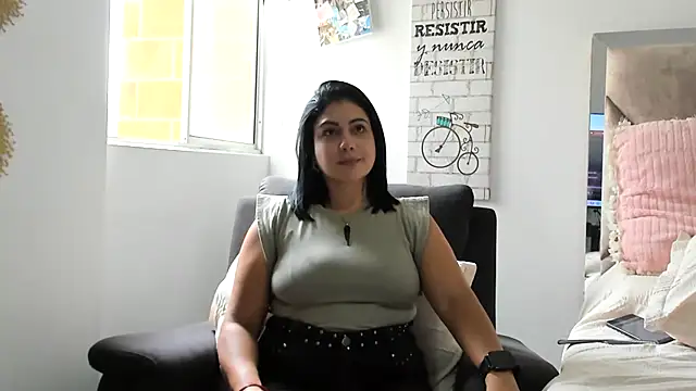 חדר צ'אט בשידור חי של EmilyPeytonn