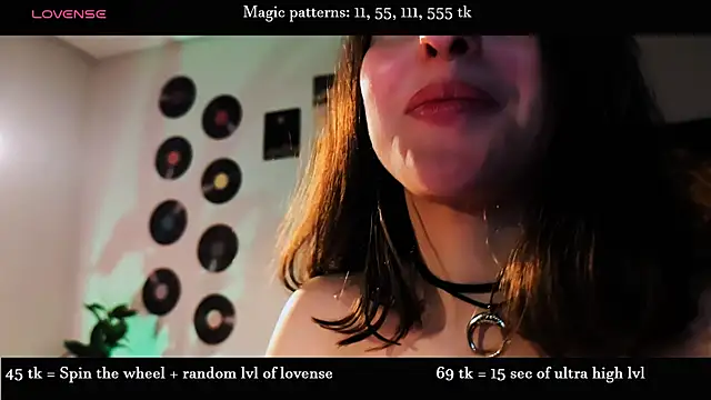 Pokój czatu na żywo – Alicia_x_art