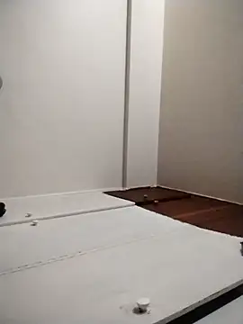 Hornymaster111 现场聊天室