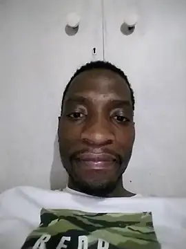 Hornymaster111 Live Chatraum
