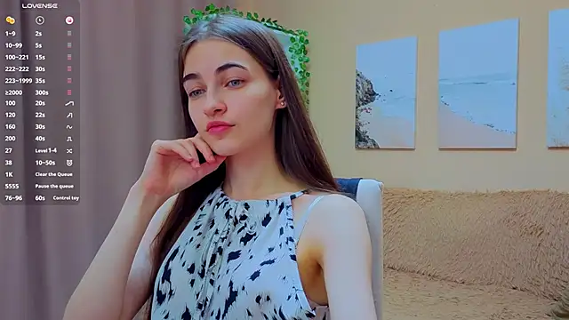 חדר צ'אט בשידו ר חי של AstoriyaNight
