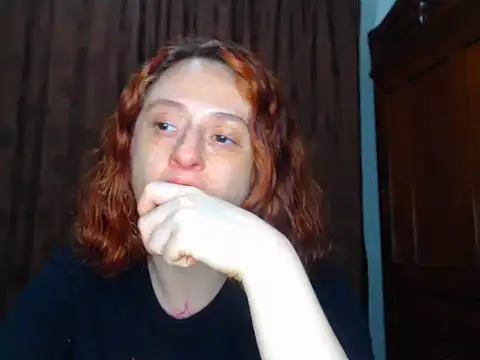 Redhead_incandy Adlı Modelin Canlı Sohbet Odası