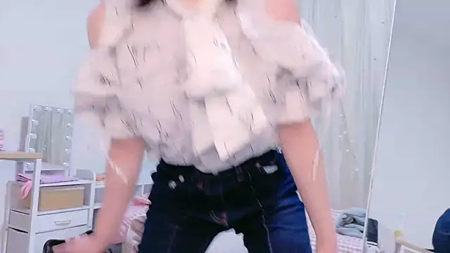Živá chatovací místnost SHIORIoO